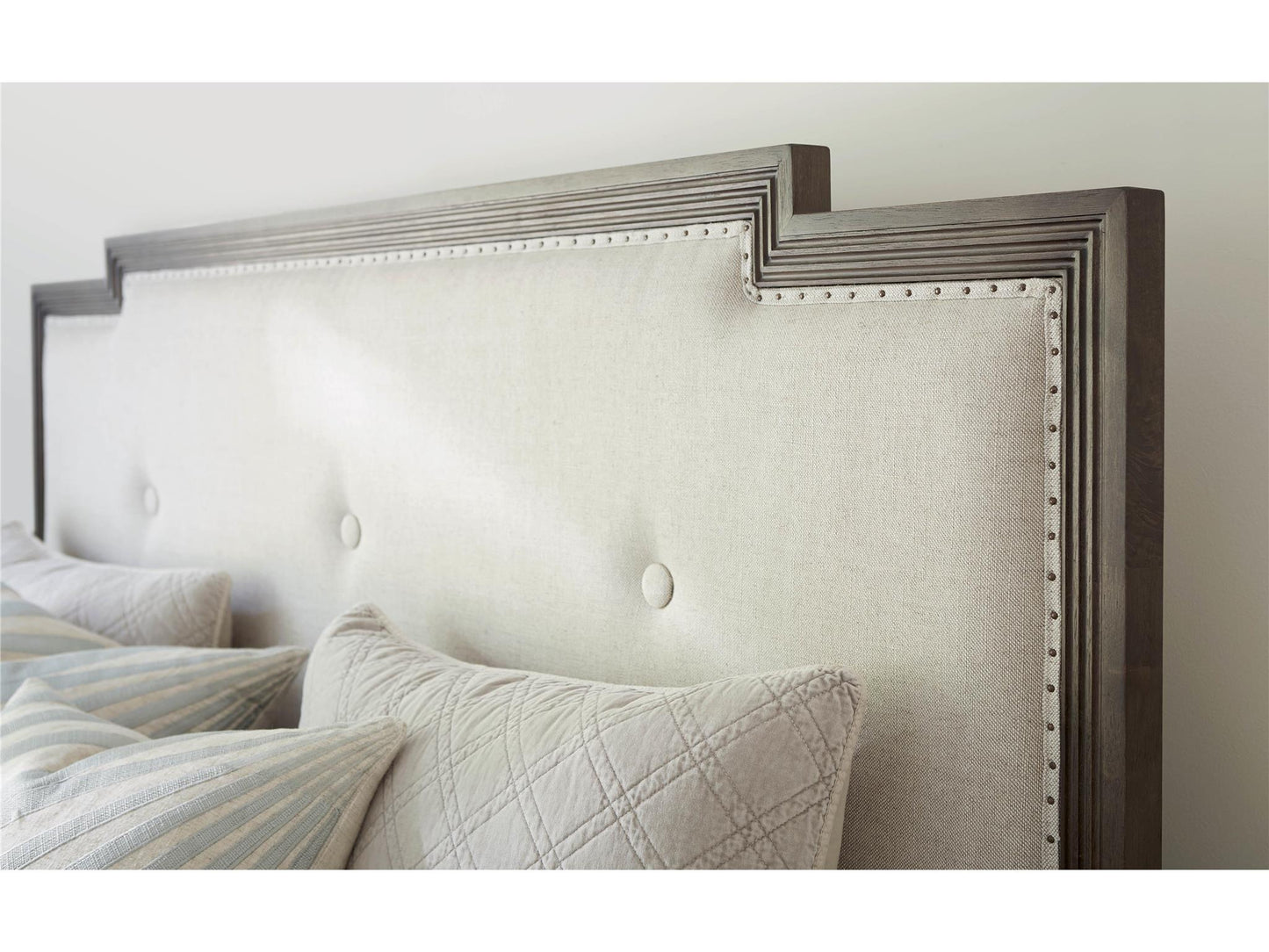 UNIVERSAL - PLAYLIST HARMONY KING BED