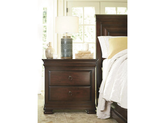 UNIVERSAL - REPRISE NIGHTSTAND