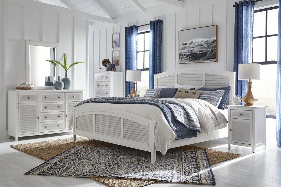 High Tide - Arch Queen Bed in Chalk & White