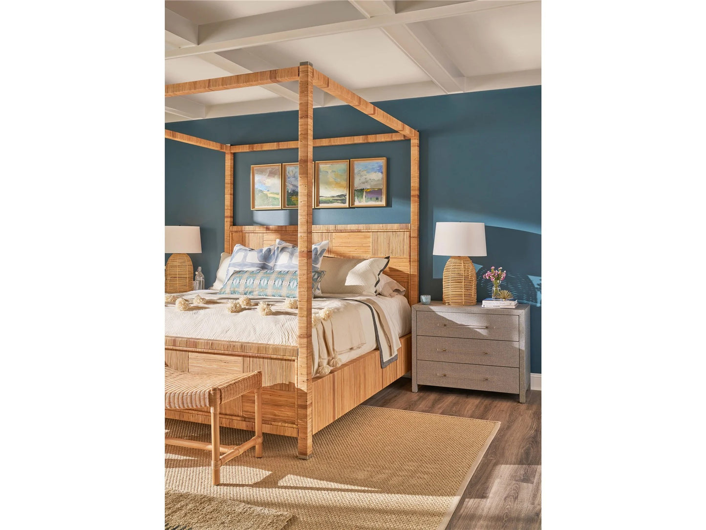 Universal - Weekender Coastal Living Home Chatham Poster Bed King