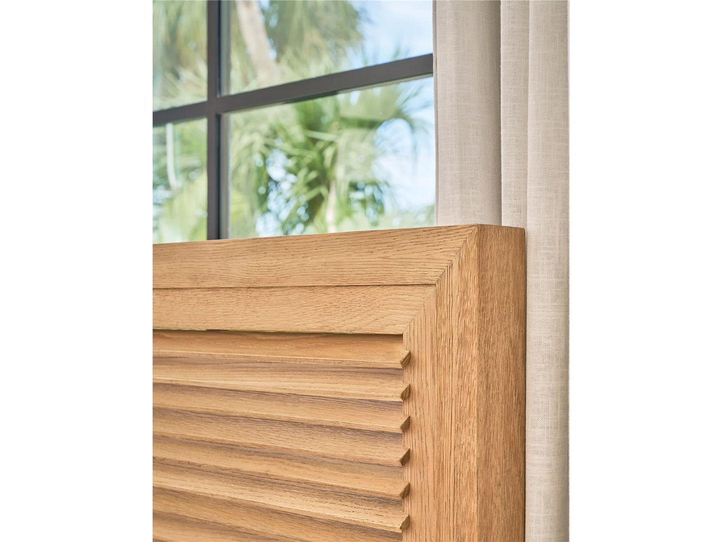 Universal - Weekender Coastal Living Home Weekender Bed Queen
