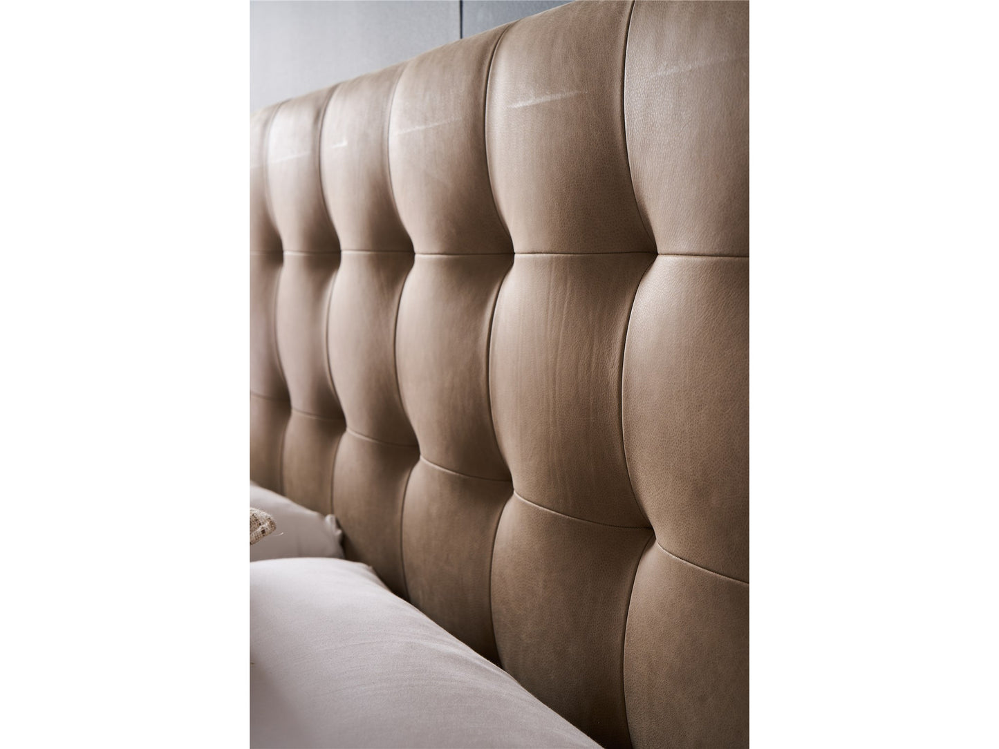 Universal - Montclair Upholstered Bed King