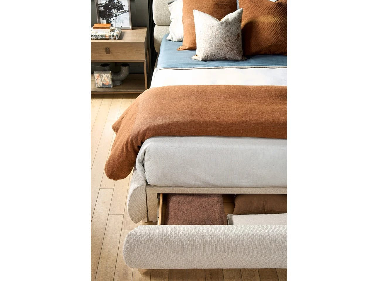 Universal - Mist & Veil-Modern Horizon Storage Bed Queen