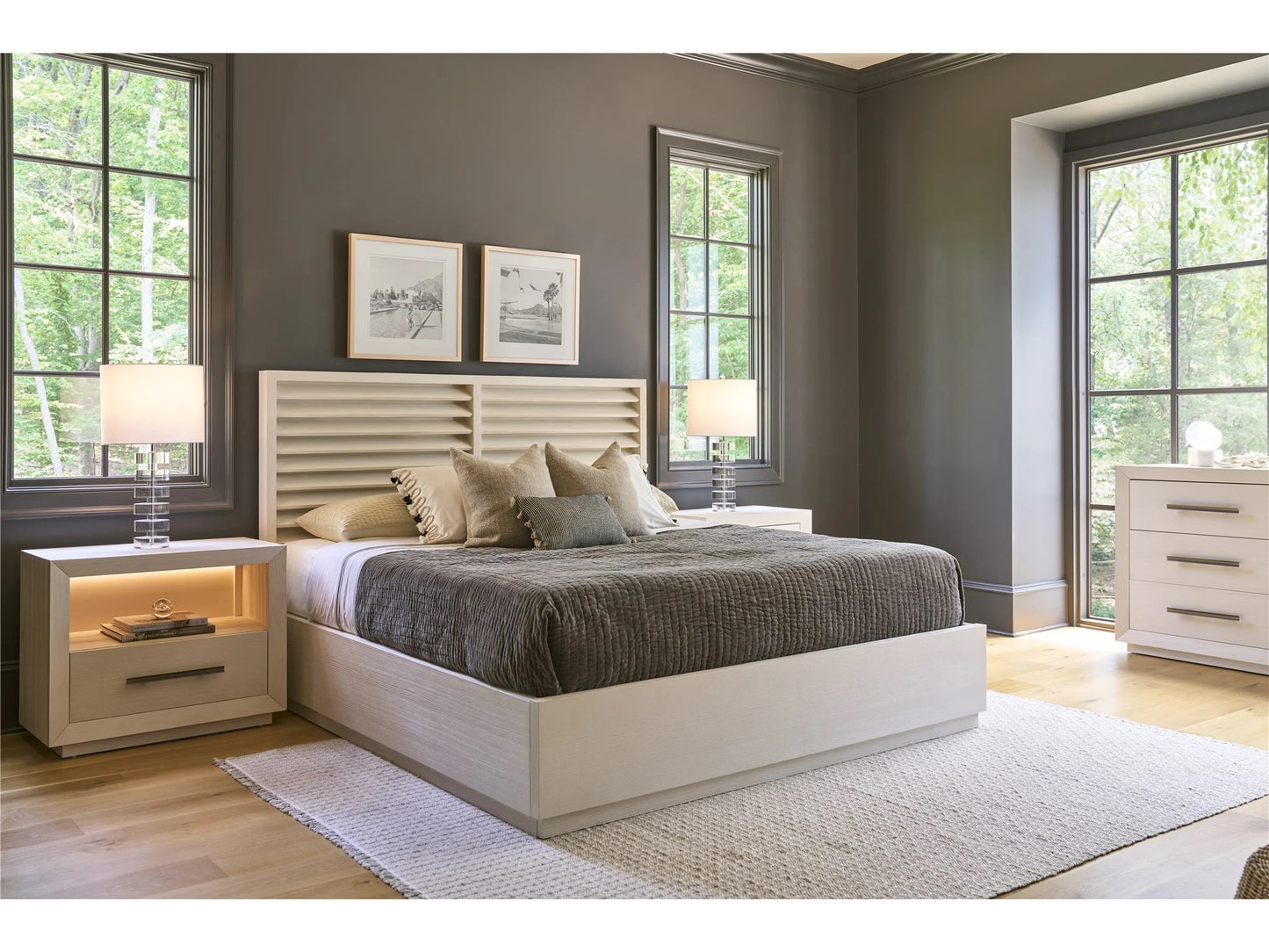 Universal - Oasis-Coastal Living Home Shoreline Panel Storage Bed King