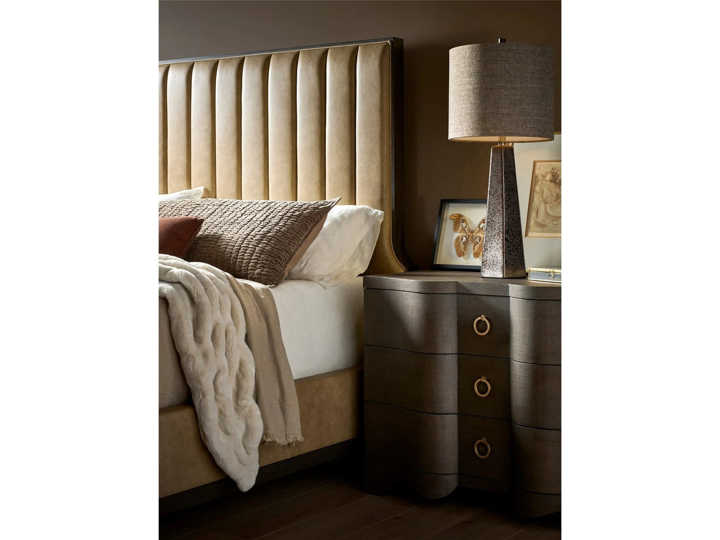Universal - Fenwick Upholstered Bed King