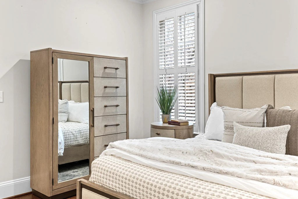 Sea Winds - Rio Vista Woven Mirrored Door Chest