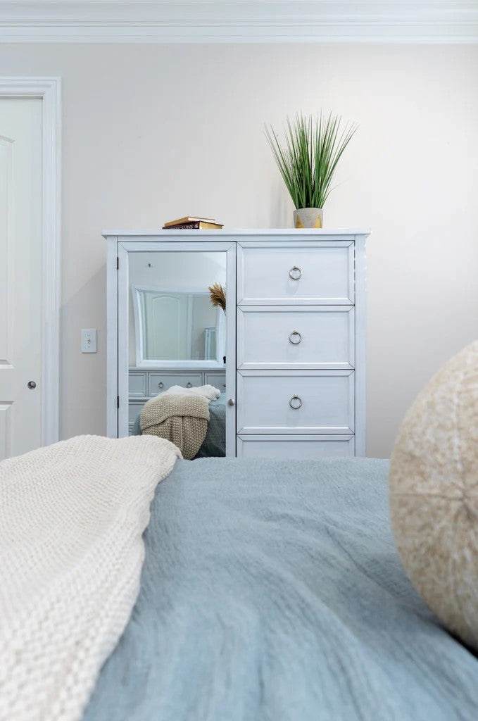 Sea Winds - Point Breeze Mirrored Door Chest
