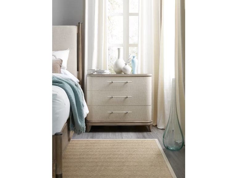 Hooker Furniture - Bedroom Affinity Bachelors Chest