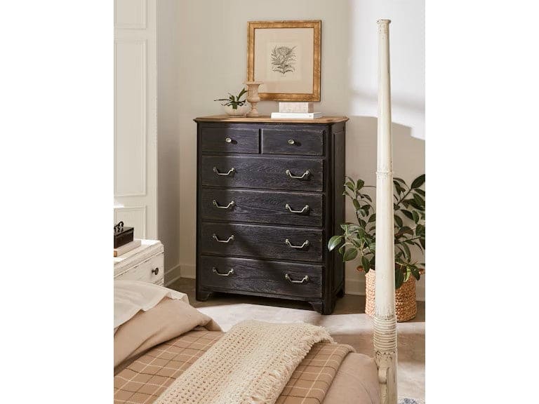 Hooker Furniture - Bedroom Americana Six-Drawer Chest