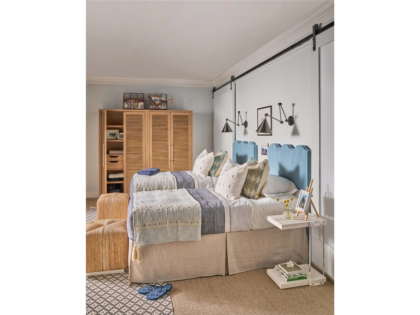 Universal - Weekender Coastal Living Home St Kitts Accent Table