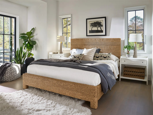 UNIVERSAL - MODERN FARMHOUSE SEATON KING BED