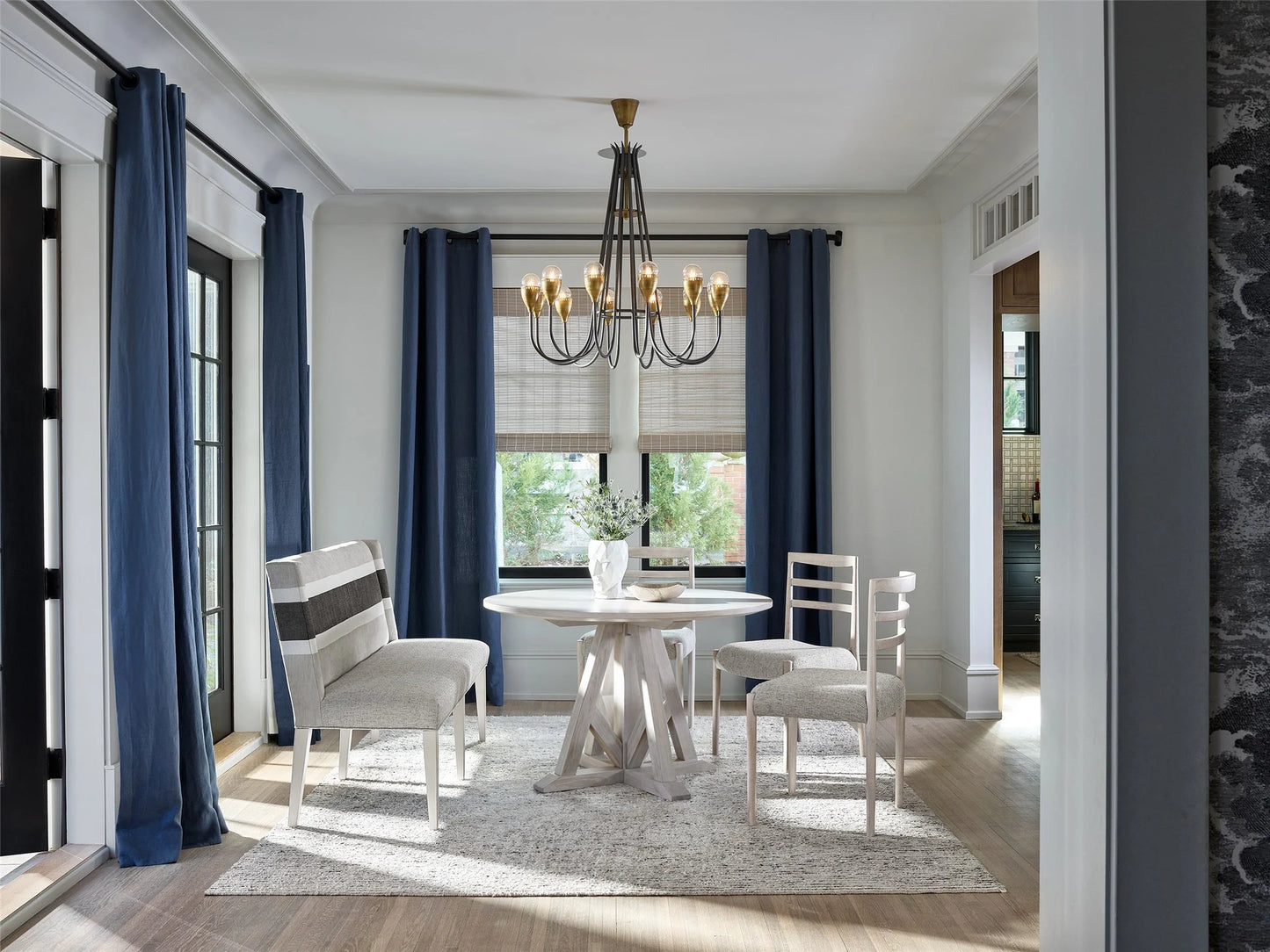 UNIVERSAL - MODERN FARMHOUSE WRIGHT DINING TABLE