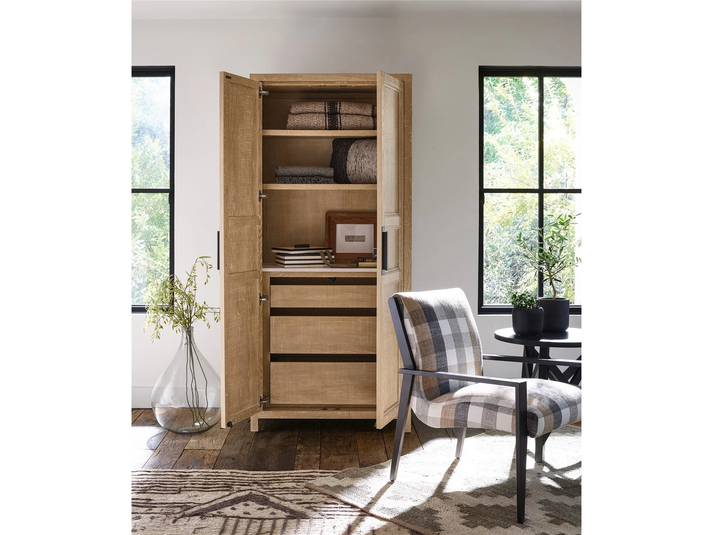 UNIVERSAL - MODERN FARMHOUSE MORGAN UTILITY CABINET