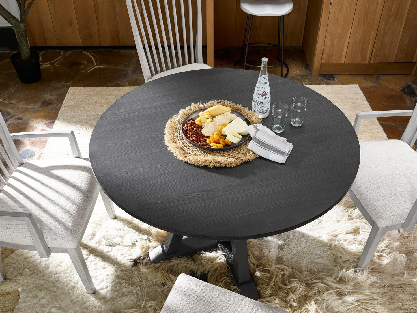 UNIVERSAL - MODERN FARMHOUSE WRIGHT DINING TABLE