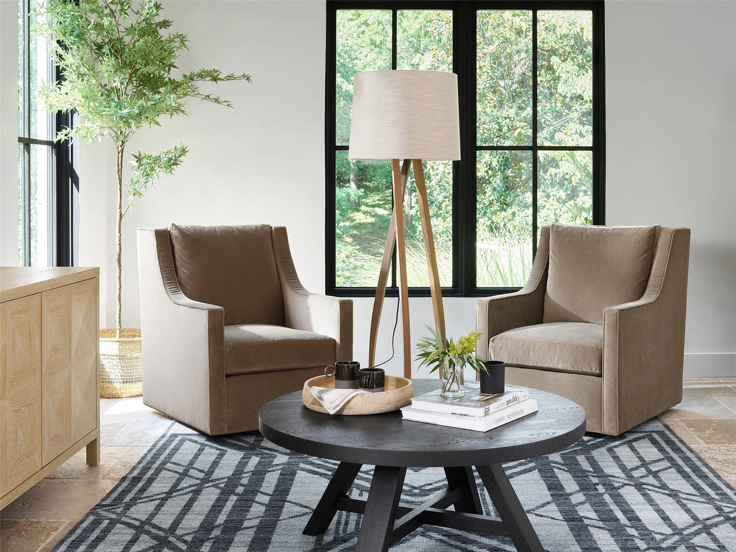 UNIVERSAL - MODERN FARMHOUSE ROUND COCKTAIL TABLE