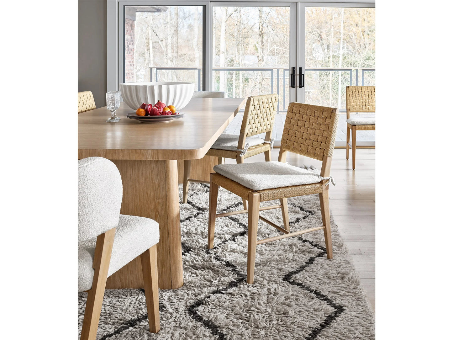 UNIVERSAL - NOMAD SIDE CHAIR