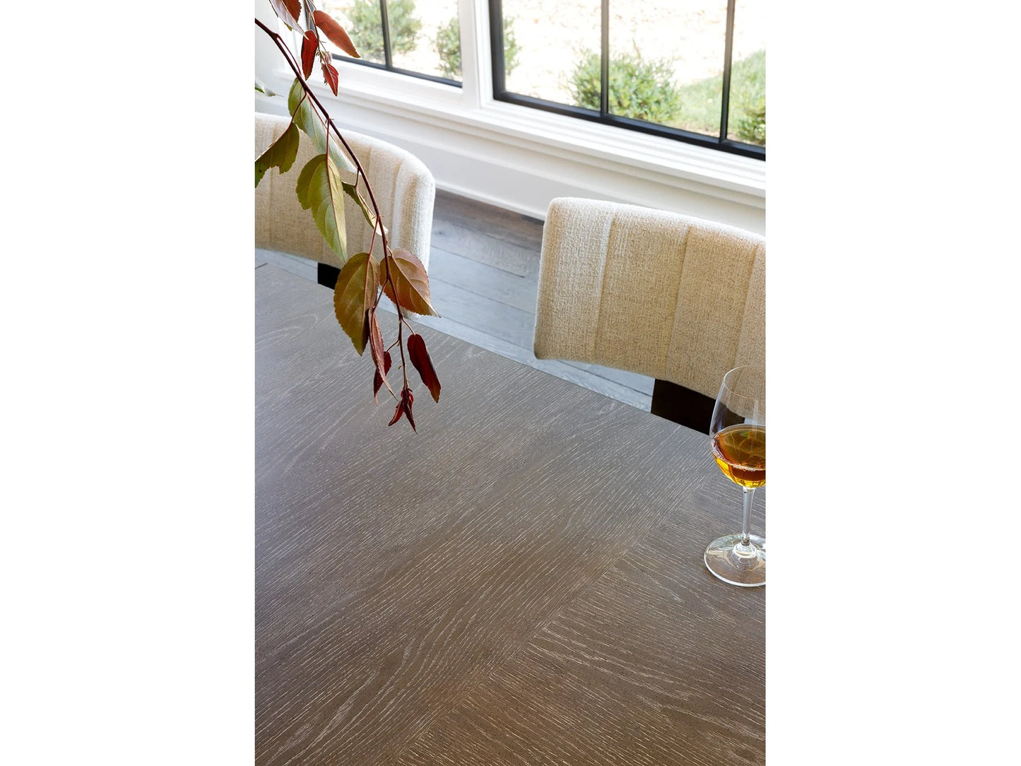 Universal - Erinn V X Del Monte Dining Table