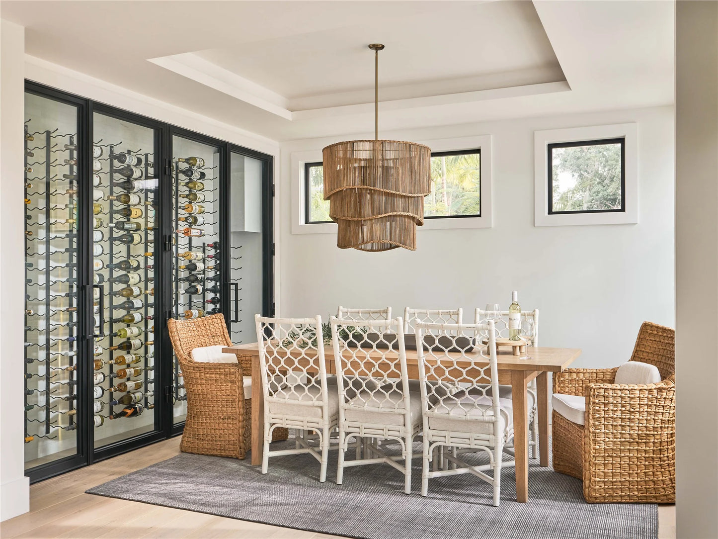 UNIVERSAL - WEEKENDER COASTAL LIVING HOME MARBLEHEAD DINING TABLE