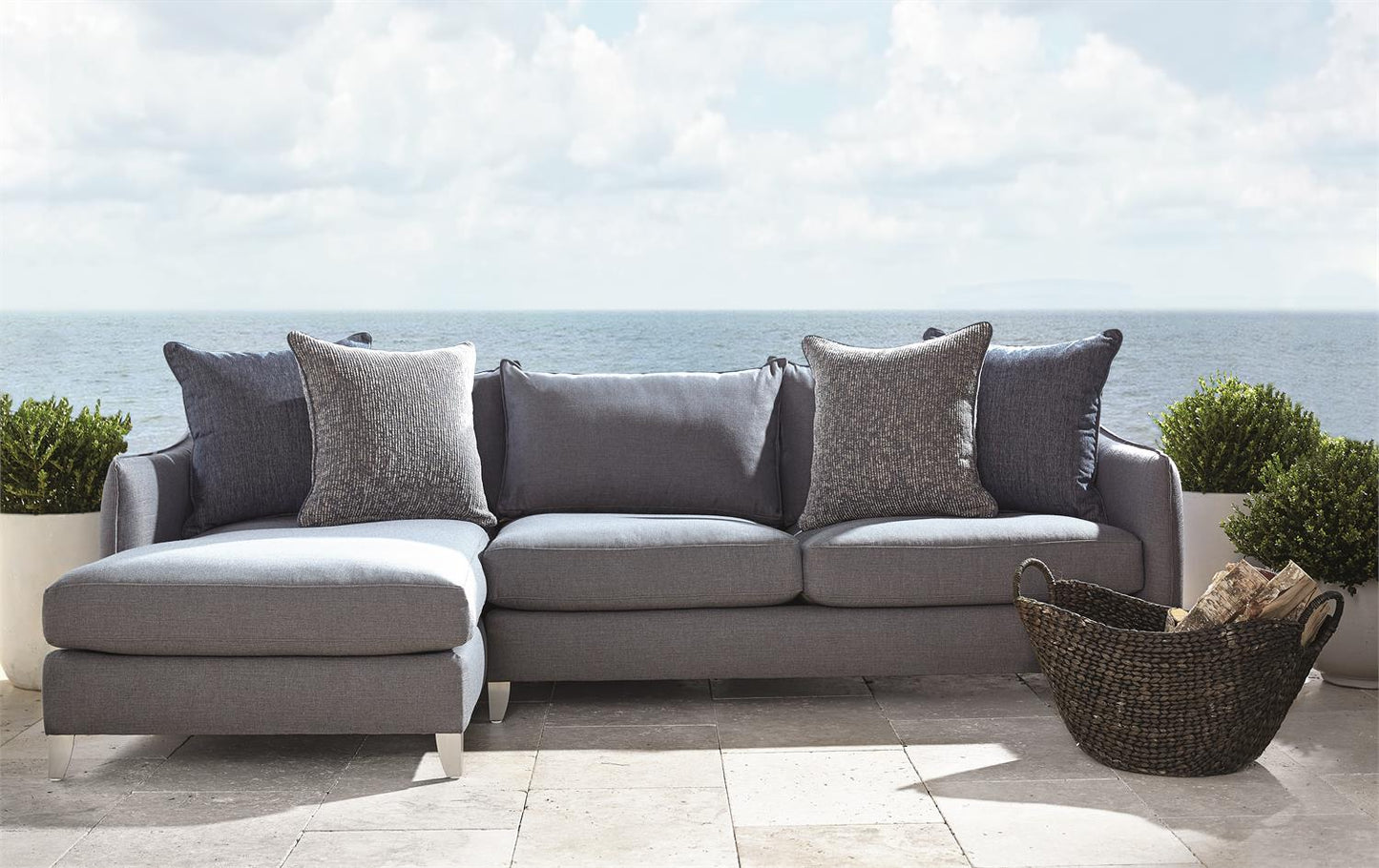 Bernhardt Monterey Outdoor Right Arm Loveseat — O4841