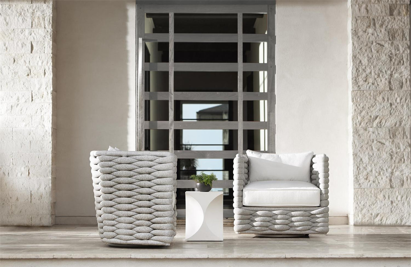Bernhardt Wailea Outdoor Swivel Chair — OP2013S