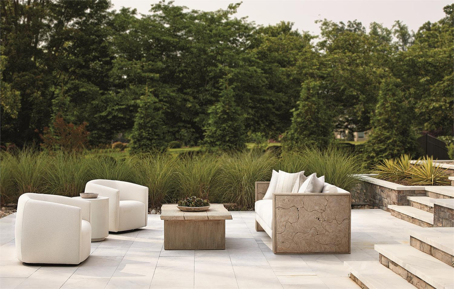 Bernhardt Trapani Outdoor Side Table — X05122
