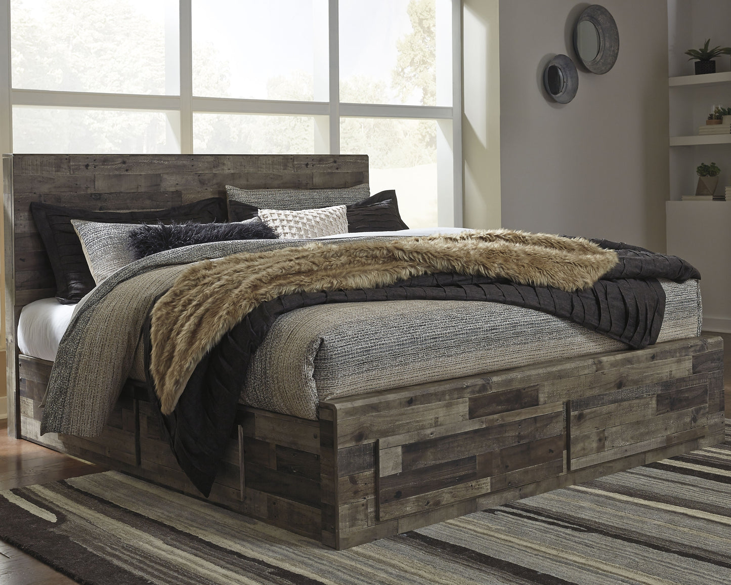 Derekson Panel Bed With 4 Storage Drawers