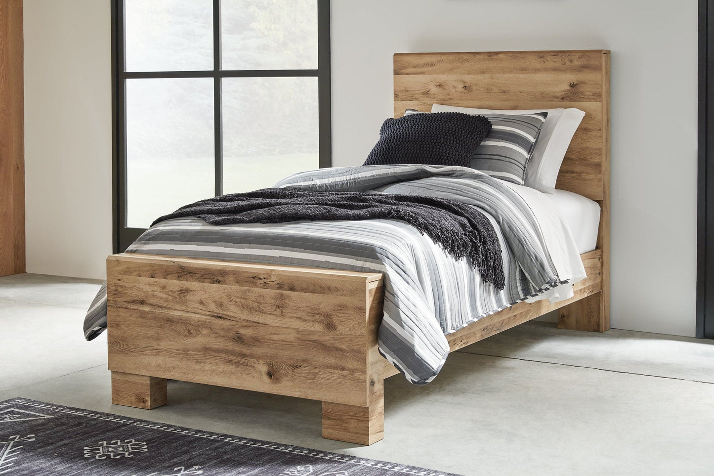 Ashley Express - Hyanna Panel Bed