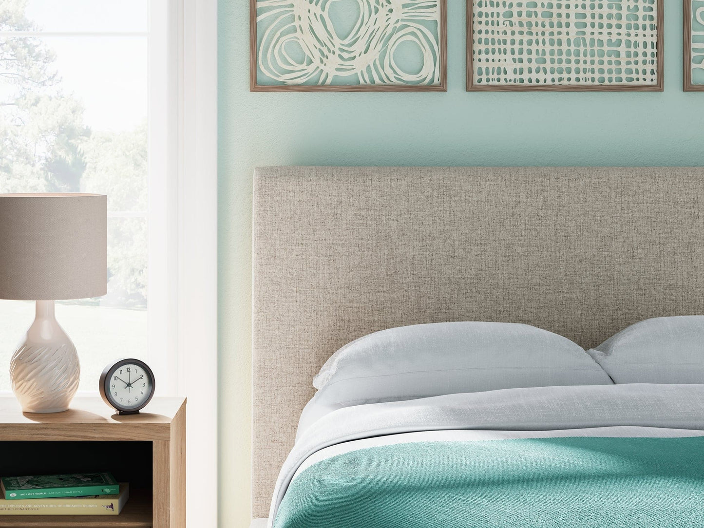 Cielden Uph Bed W/Roll Slats