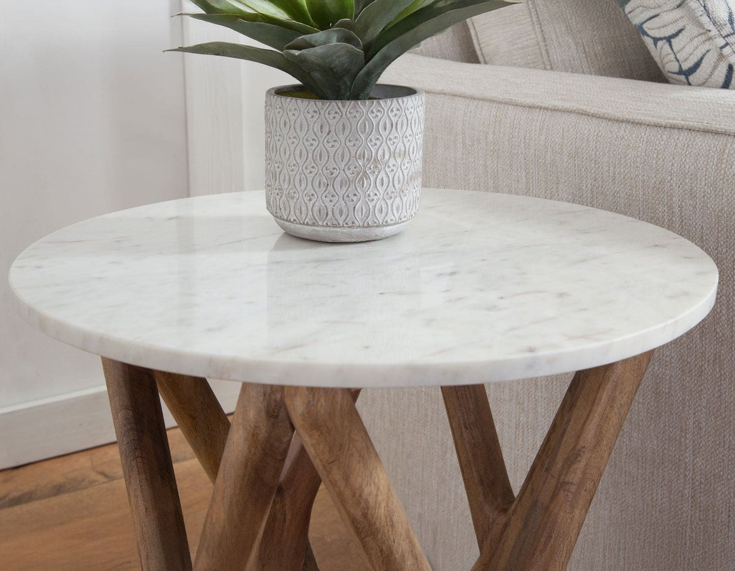 Wyman Banswara 20″ Round White Marble Top End Table