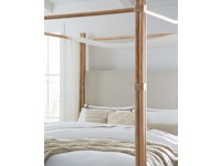 Hooker Furniture Bedroom Retreat Pole Rattan King Upholstered Poster Bed w/Canopy