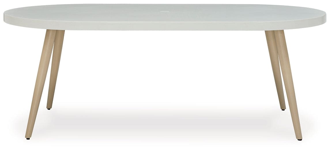 Seton Creek Oval Dining Table w/UMB OPT