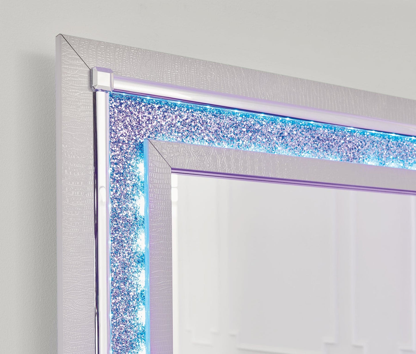 Zyniden Dresser and Mirror