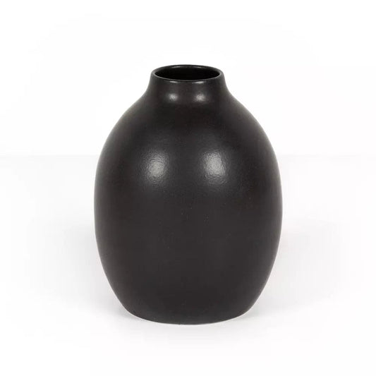 Ilari Vase