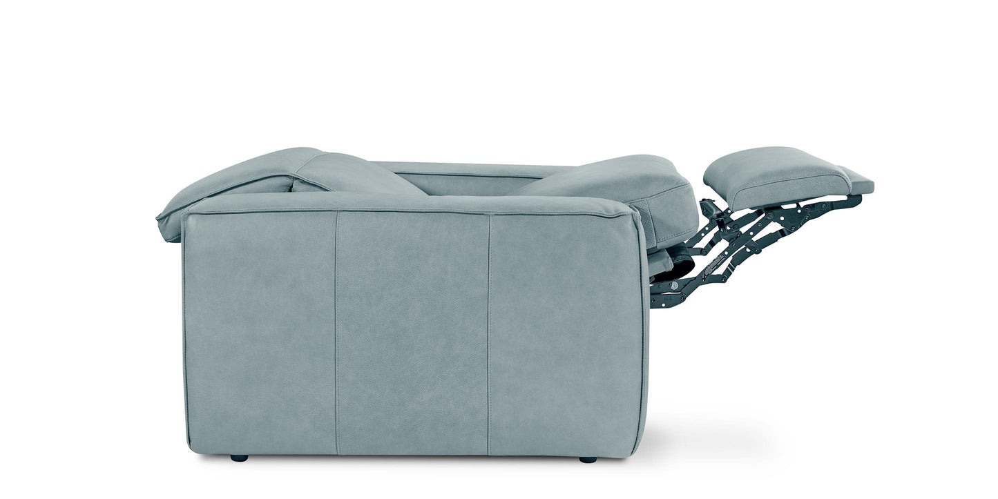 Bassett Club Level Wesley Leather Zero Gravity Power Recliner — Bassett manufacturer gallery — Wallsaver Recliner w/ Power image number 8