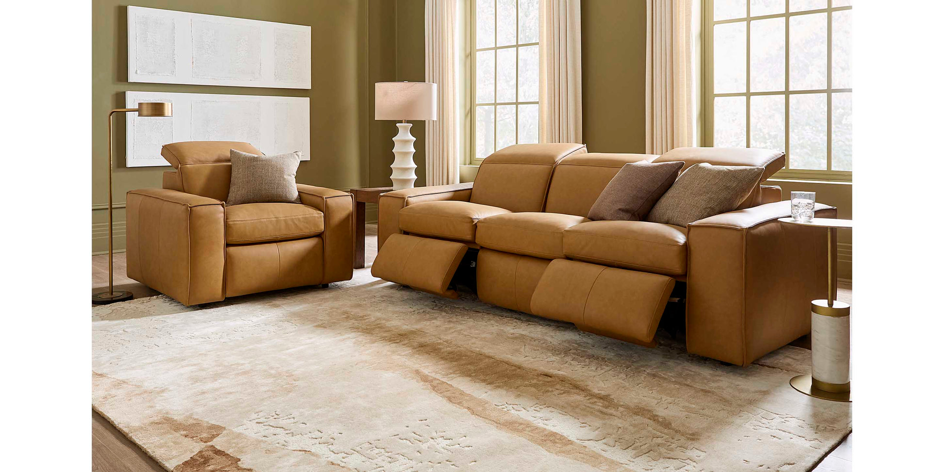 Bassett Club Level Wesley Leather Zero Gravity Power Recliner — Bassett manufacturer gallery — Wallsaver Recliner w/ Power image number 2