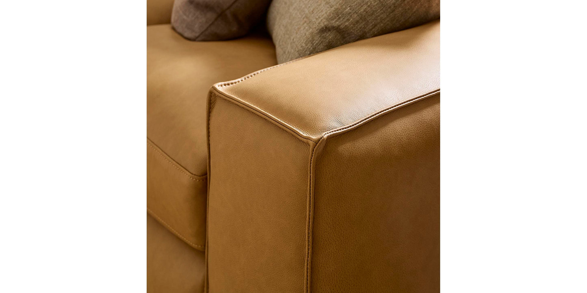 Bassett Club Level Wesley Leather Power Reclining Sofa — Bassett manufacturer gallery — Sofa w/ Powerr image number 5