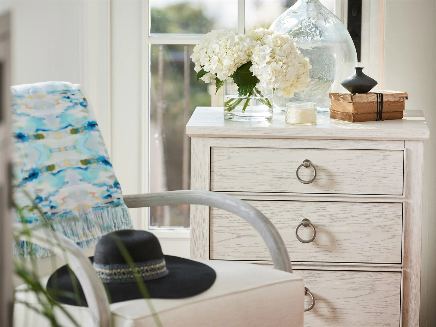 UNIVERSAL - ESCAPE-COASTAL LIVING HOME NIGHTSTAND