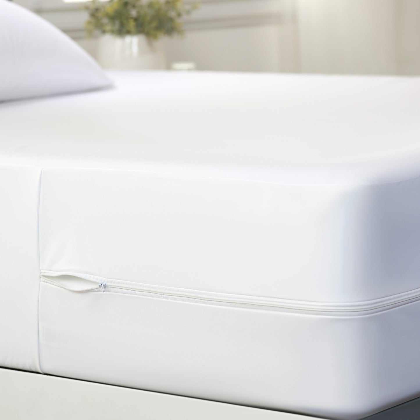 Zipper Enclosed Bed Bug Mattress Protector