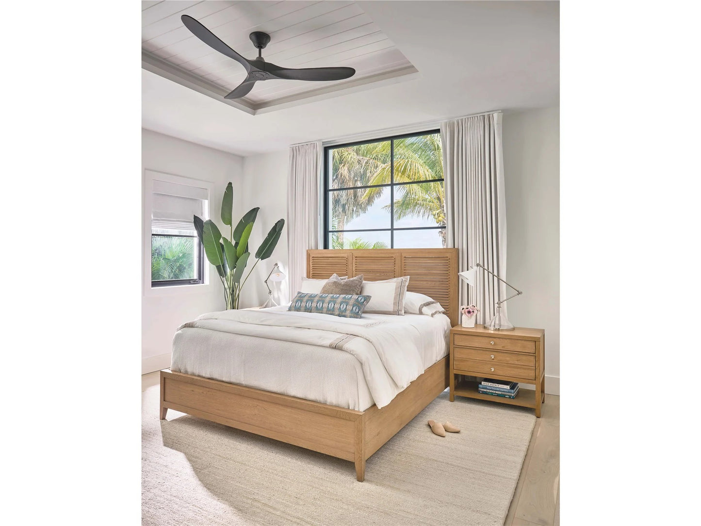 Universal - Weekender Coastal Living Home Weekender Bed Queen