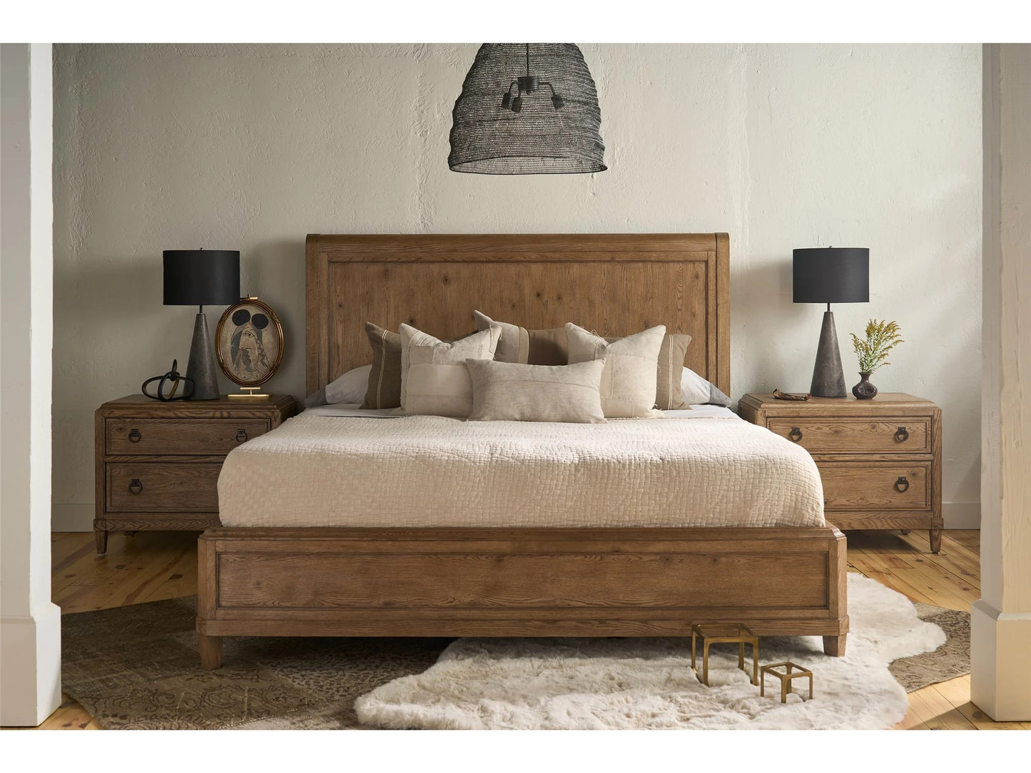 Universal - Griffith Park Sienna Panel Bed Queen