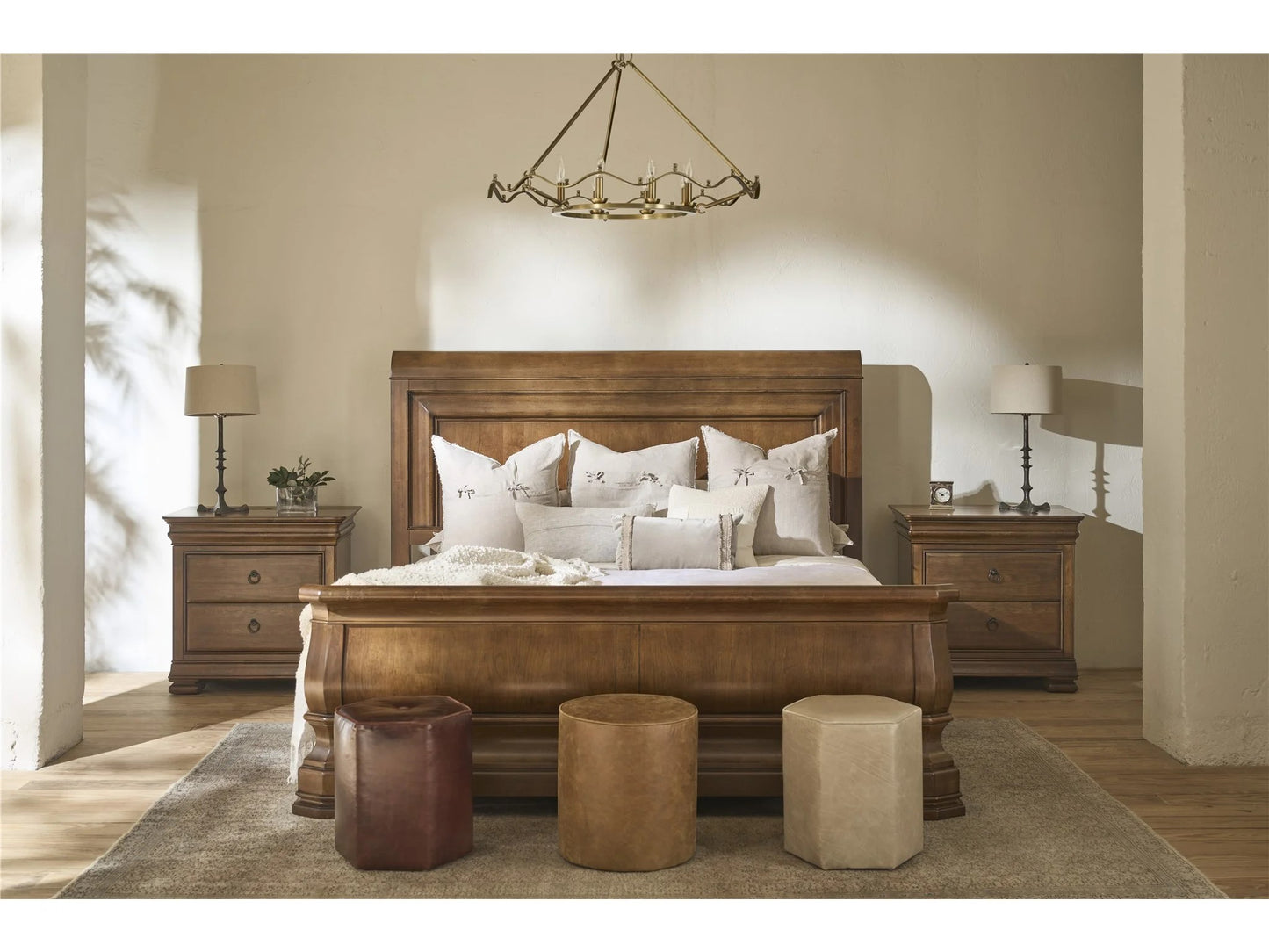 Universal - New Lou Louie P's Sleigh Bed King