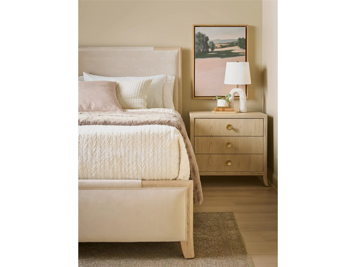 Universal - Velora Upholstered Bed King