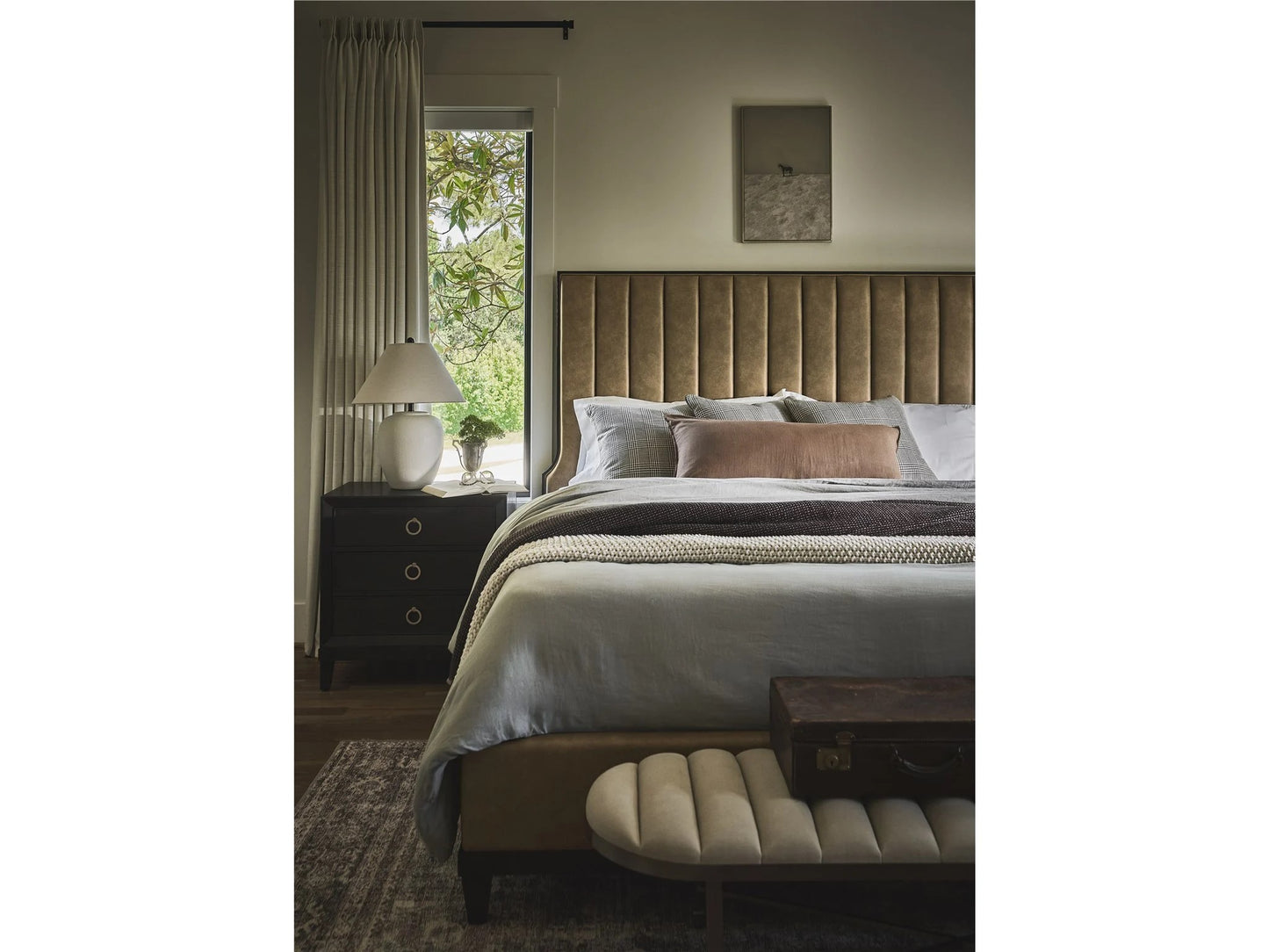 Universal - Fenwick Upholstered Bed King