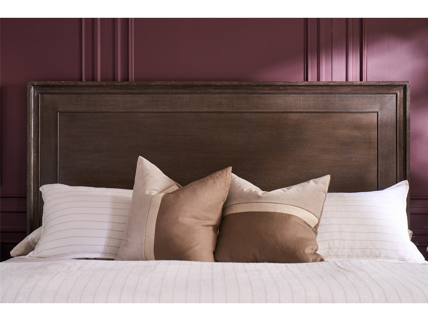 Universal - Montclair Panel Bed King