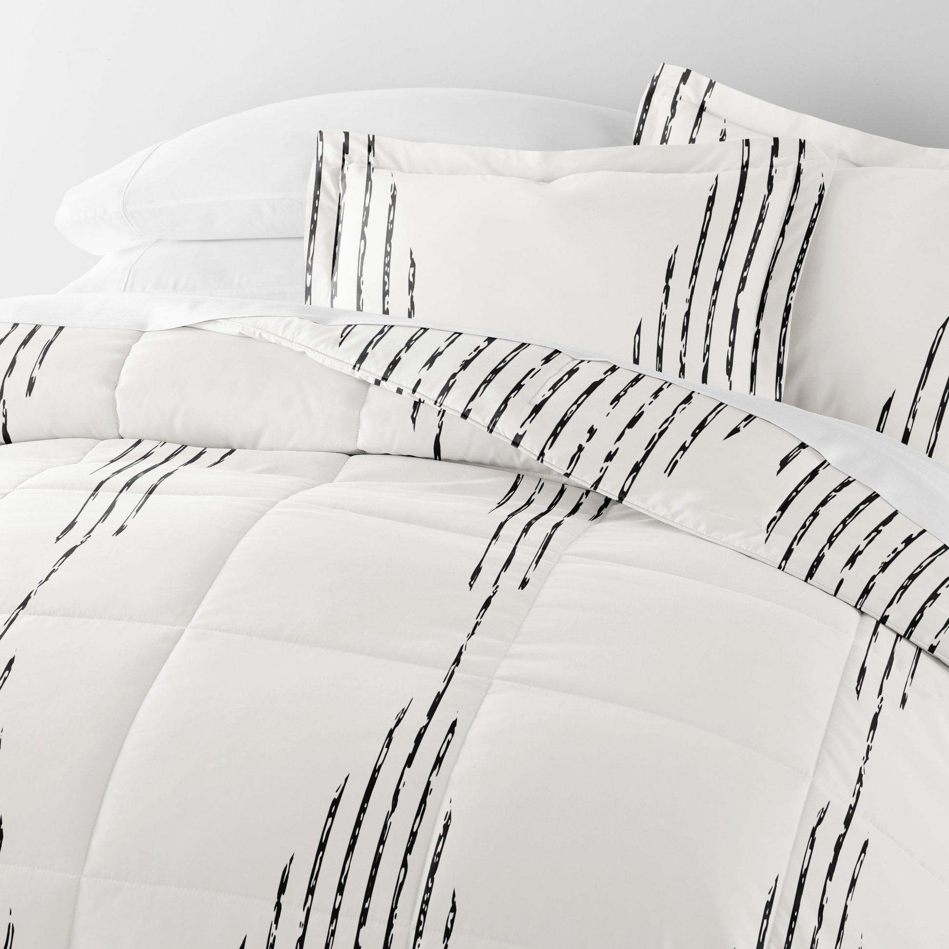 Diamond Stripe Patterned Down-Alternative Comforter Set