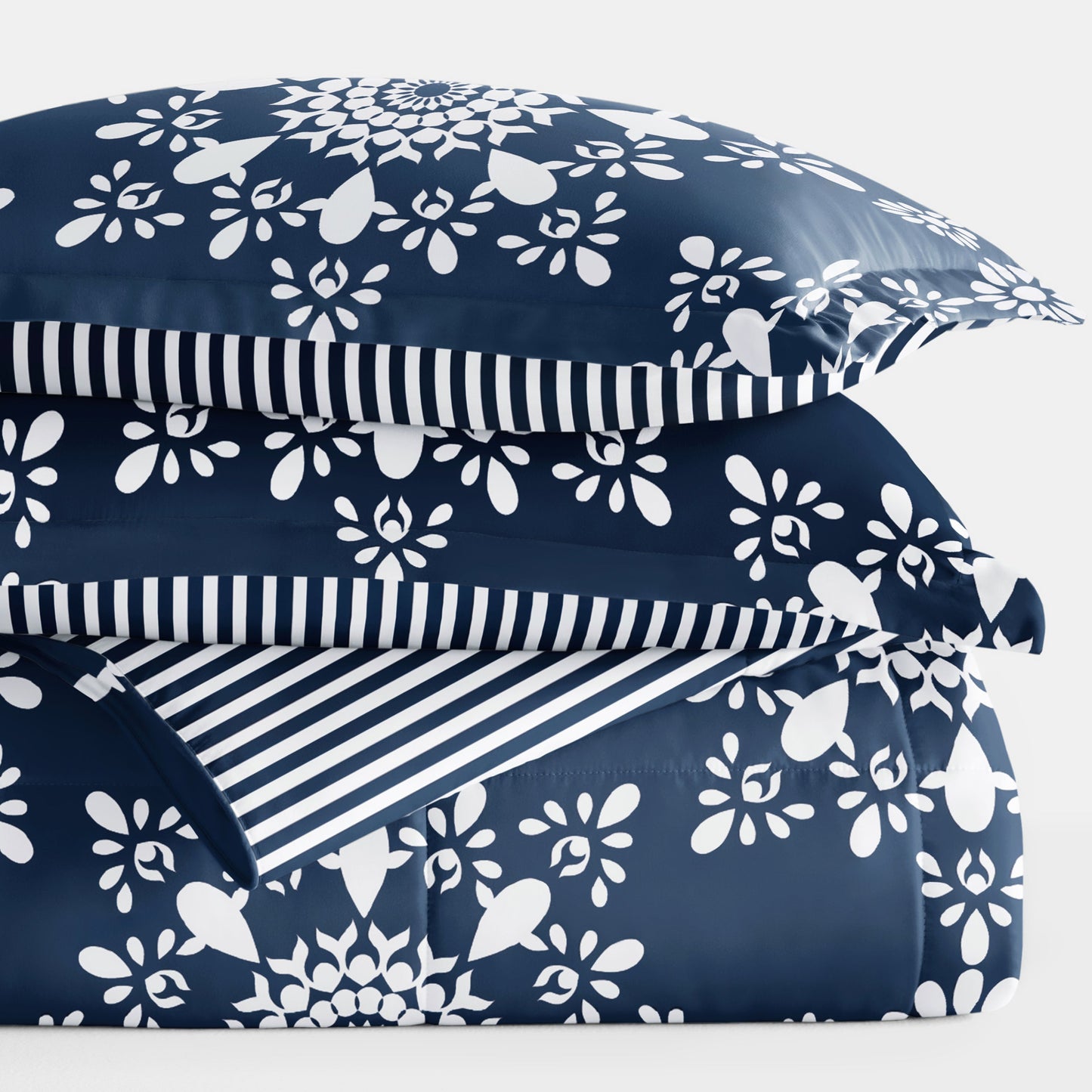 Daisy Medallion Reversible Patterned Down-Alternative Comforter Set