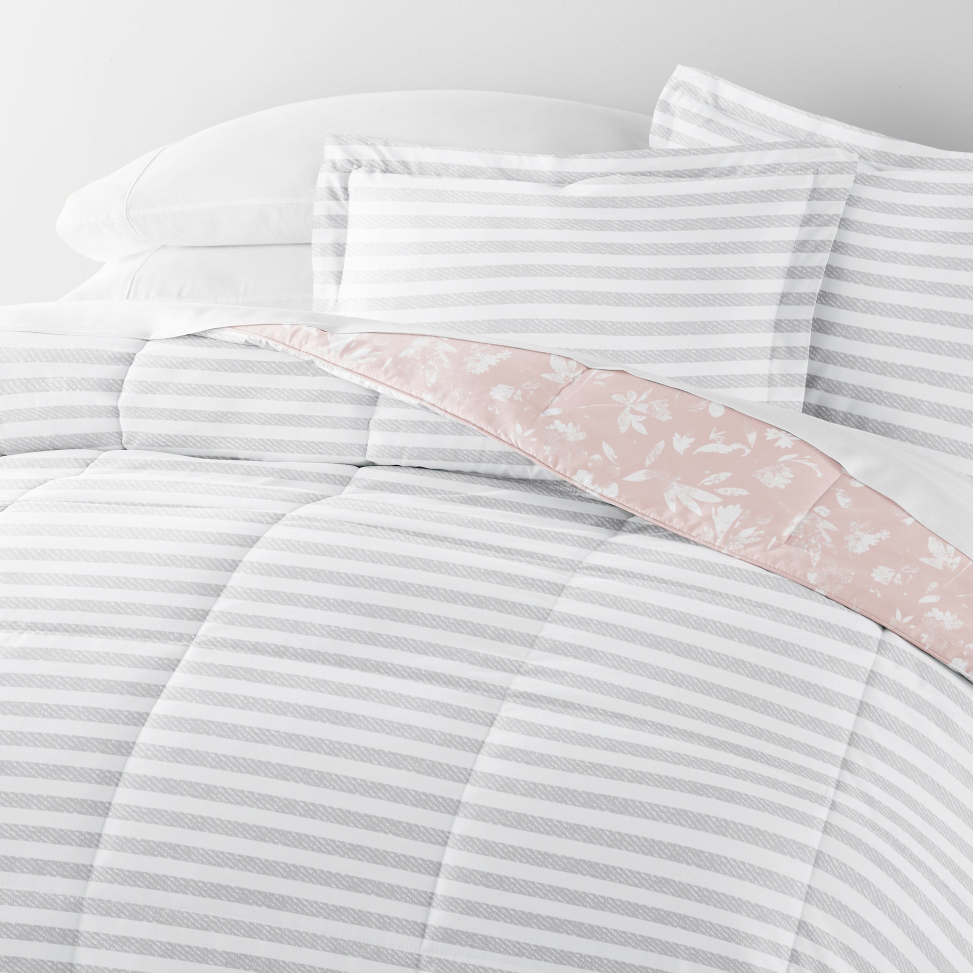 Pressed Flowers Reversible Patterned Down-Alternative Comforter Set