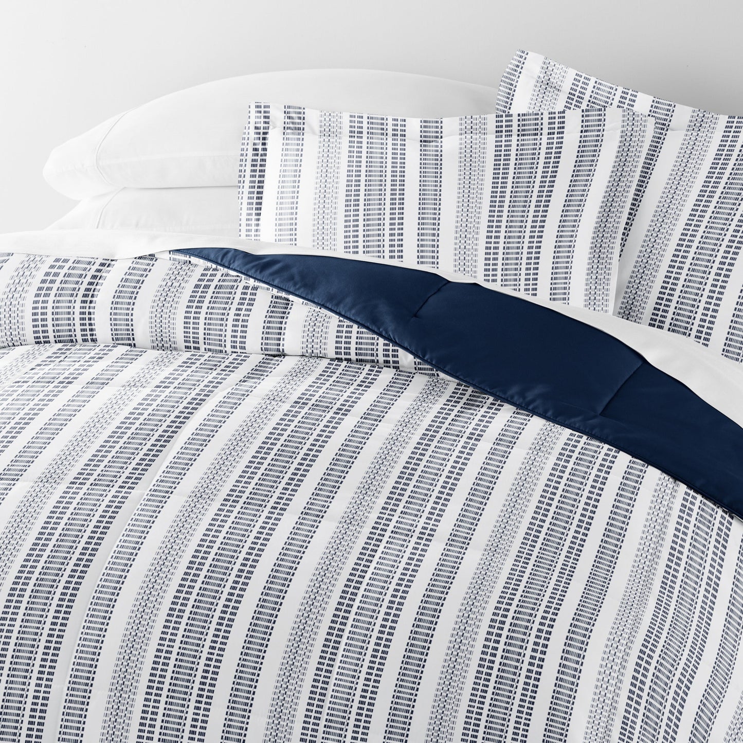 Farmhouse Dreams Reversible Patterned Down-Alternative Comforter Set