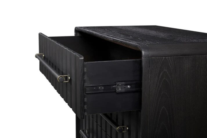 Elure - Bachelor Chest