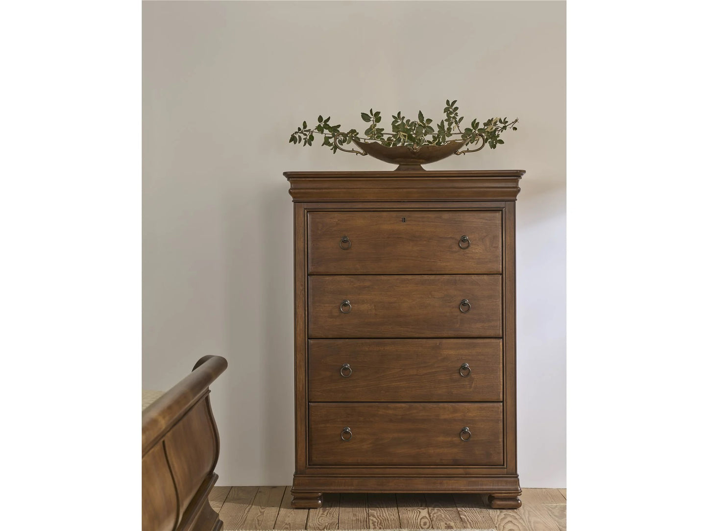 Universal - New Lou Drawer Chest